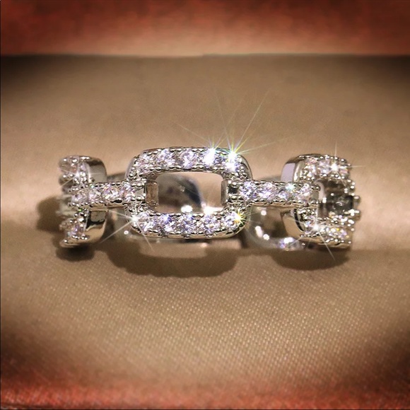 *NEW*Luxury Creative Womens Diamond Ring - Picture 3 of 4